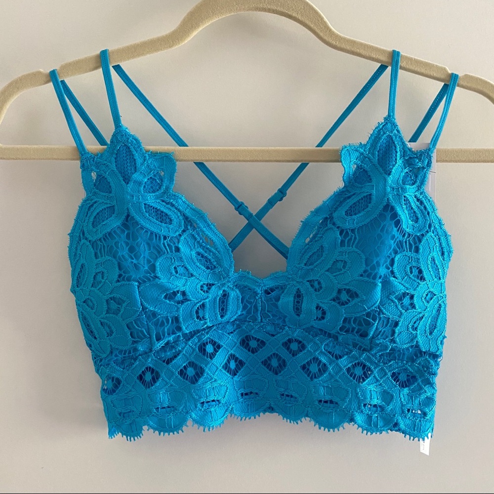 Anemone laced crochet bralette in Turquiose